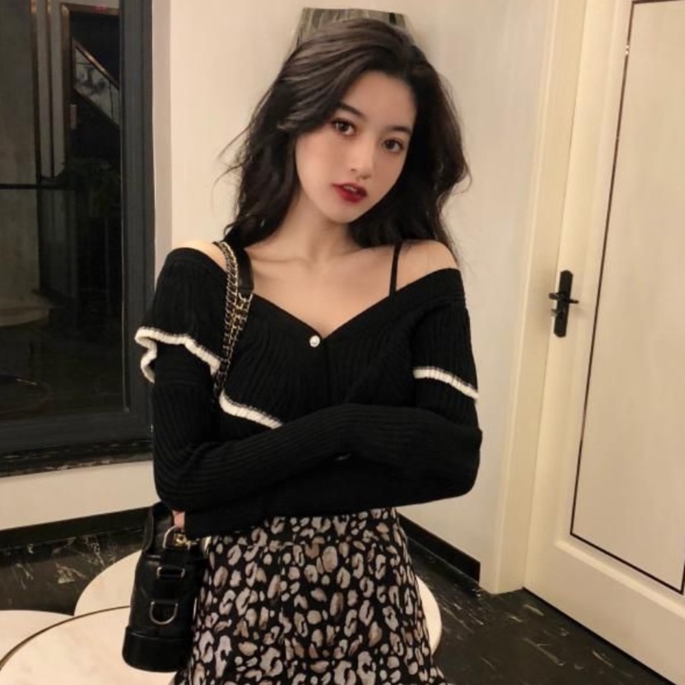 Off-Shoulder Long Sleeve Knit Top